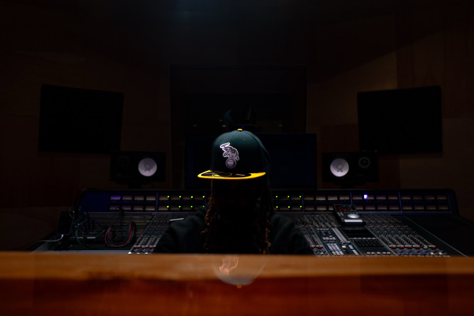 Blauwave at the console, seen from behind